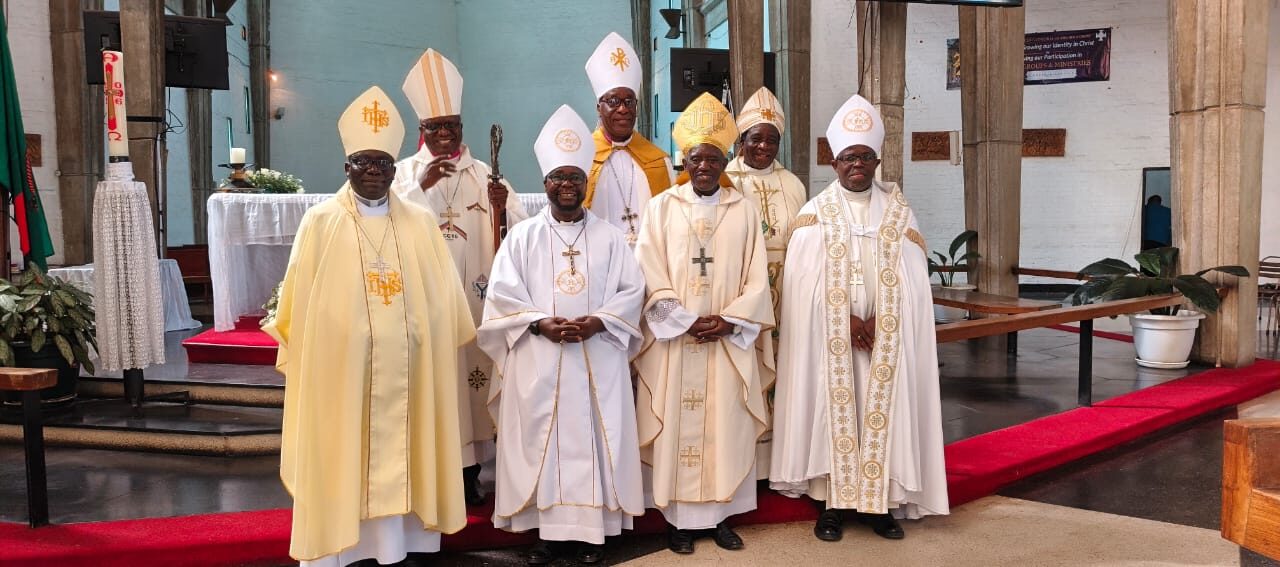 Bishops of the Province together at a service